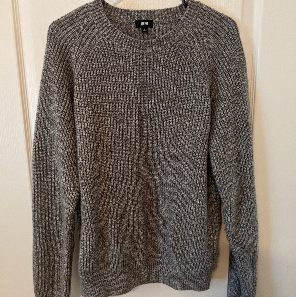 Uniqlo Cozy gray sweater